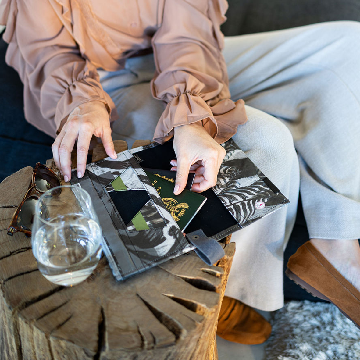 Wren Design ProtectPaper® Travel Organiser - ZEBRA - Tretchikoff Collage