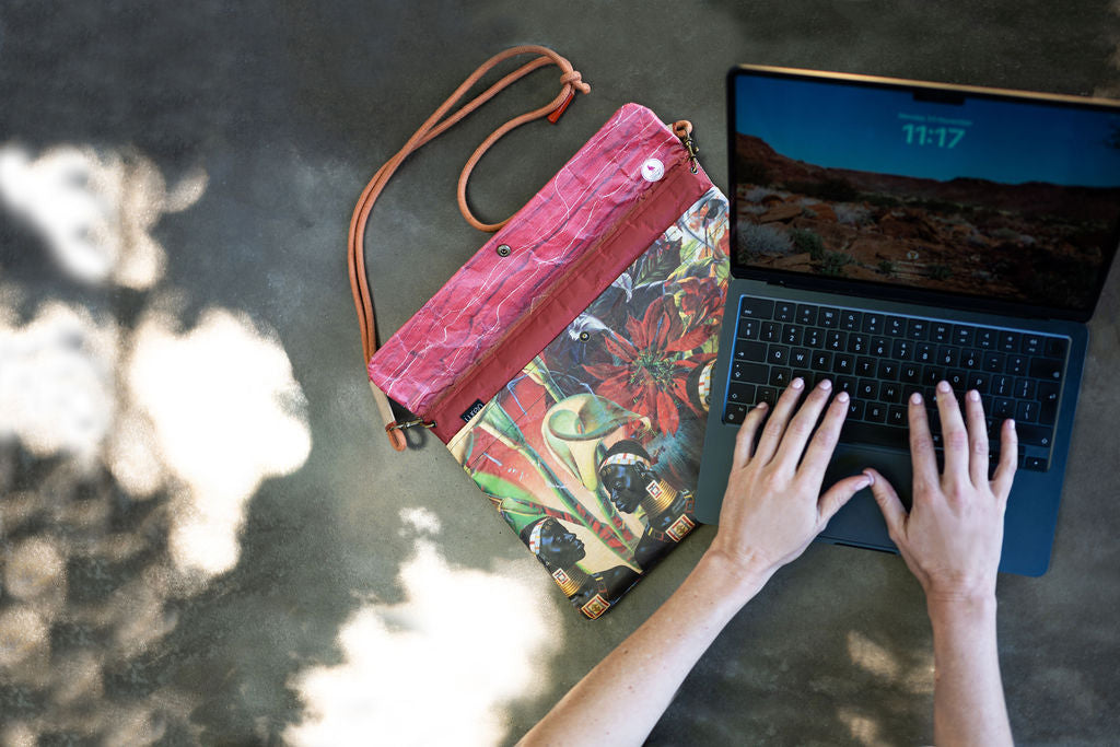 Wren Design ProtectPaper® Laptop Sleeve - RED - Tretchikoff Collage